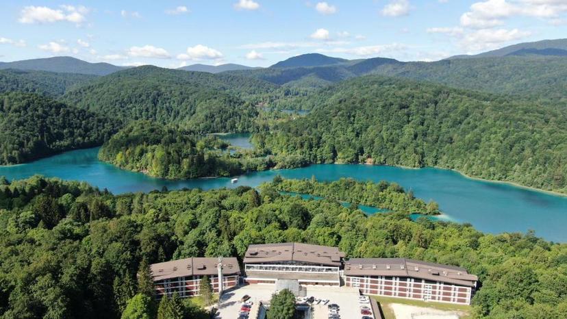 Hotel Jezero image 1